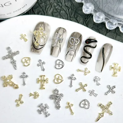 Breloques pour ongles en alliage, cœurs et croix – image 3